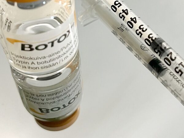 Botox-haittavaikutukset: riskit, niiden yleisyys ja turvallisuus
